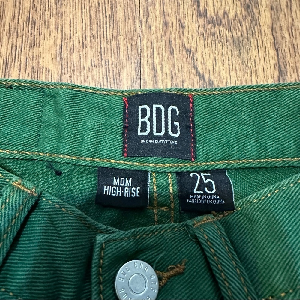 BDG green Denim Mom High Rise Shorts 25 Bright Color High Rise Rolled up hem - Picture 4 of 8